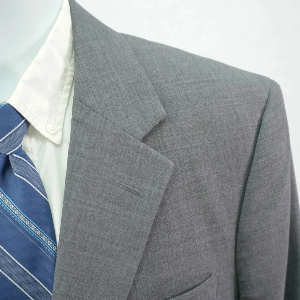 Jos‎ A Bank Wool Gray Blazer 2 Button 42R Tagged 43R